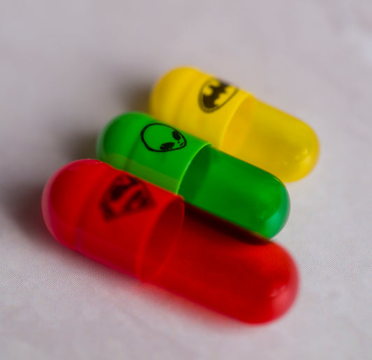 Red supers, Green Alien and Yellow Bat Capsules - Size 1, 3 & 4 - 3 x 200